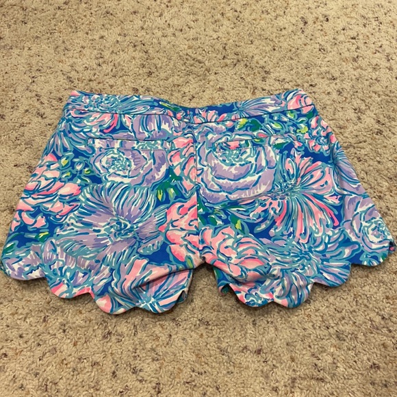 Lilly Pulitzer Buttercup Scalloped Shorts - Picture 2 of 4